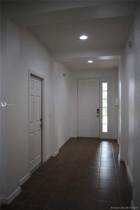 Recently Rented: $1,900 (4 beds, 3 baths, 2629 Square Feet)