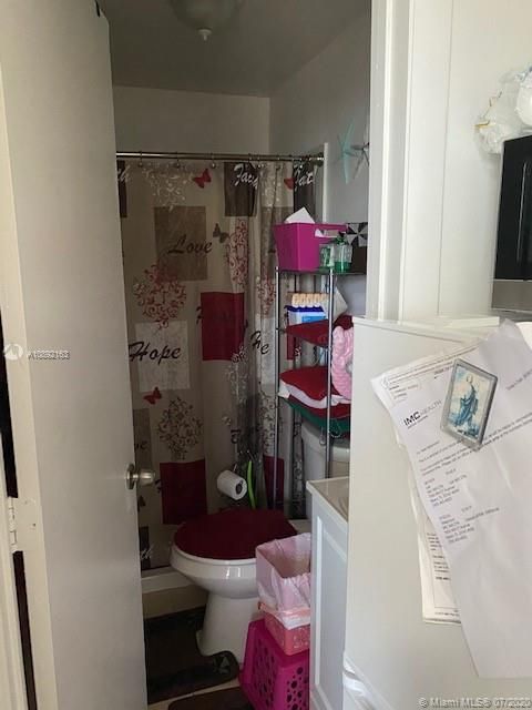 Недавно продано: $360,000 (5 спален, 3 ванн, 2124 Квадратных фут)