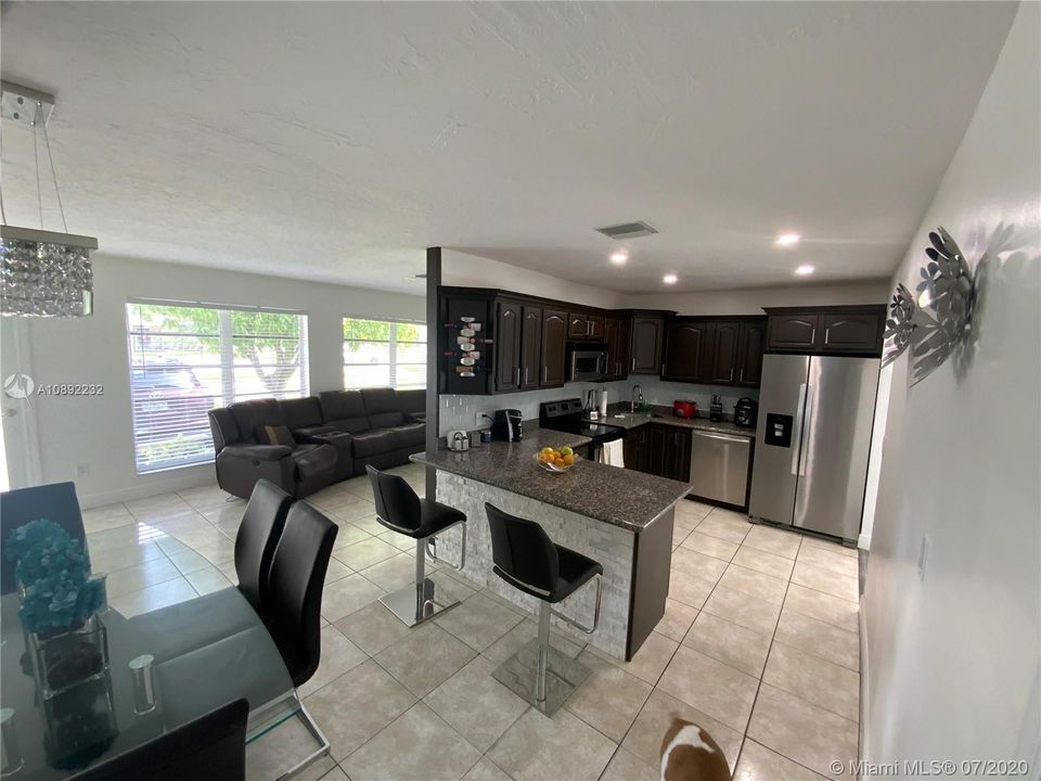 Recently Rented: $2,750 (4 beds, 2 baths, 1332 Square Feet)