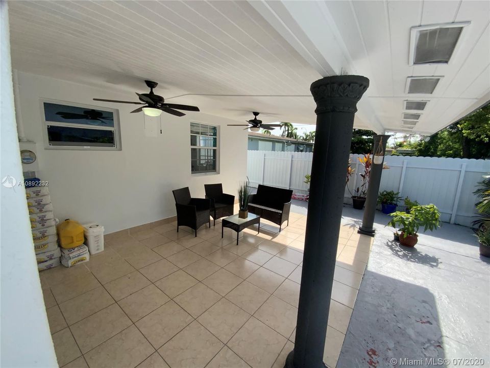 Recently Rented: $2,750 (4 beds, 2 baths, 1332 Square Feet)