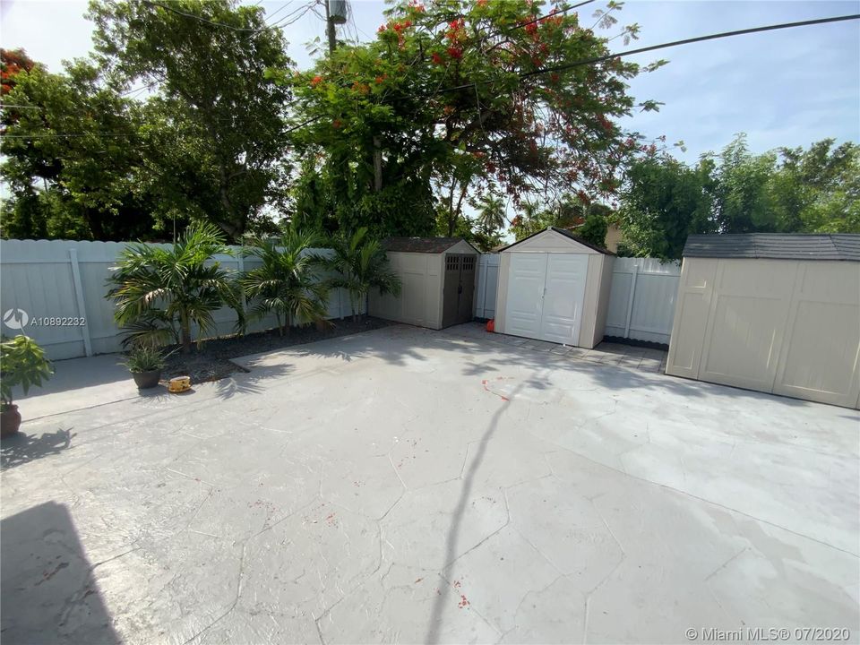 Recently Rented: $2,750 (4 beds, 2 baths, 1332 Square Feet)