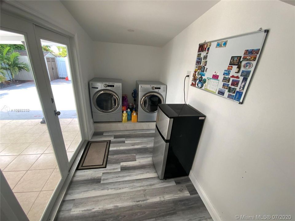 Recently Rented: $2,750 (4 beds, 2 baths, 1332 Square Feet)