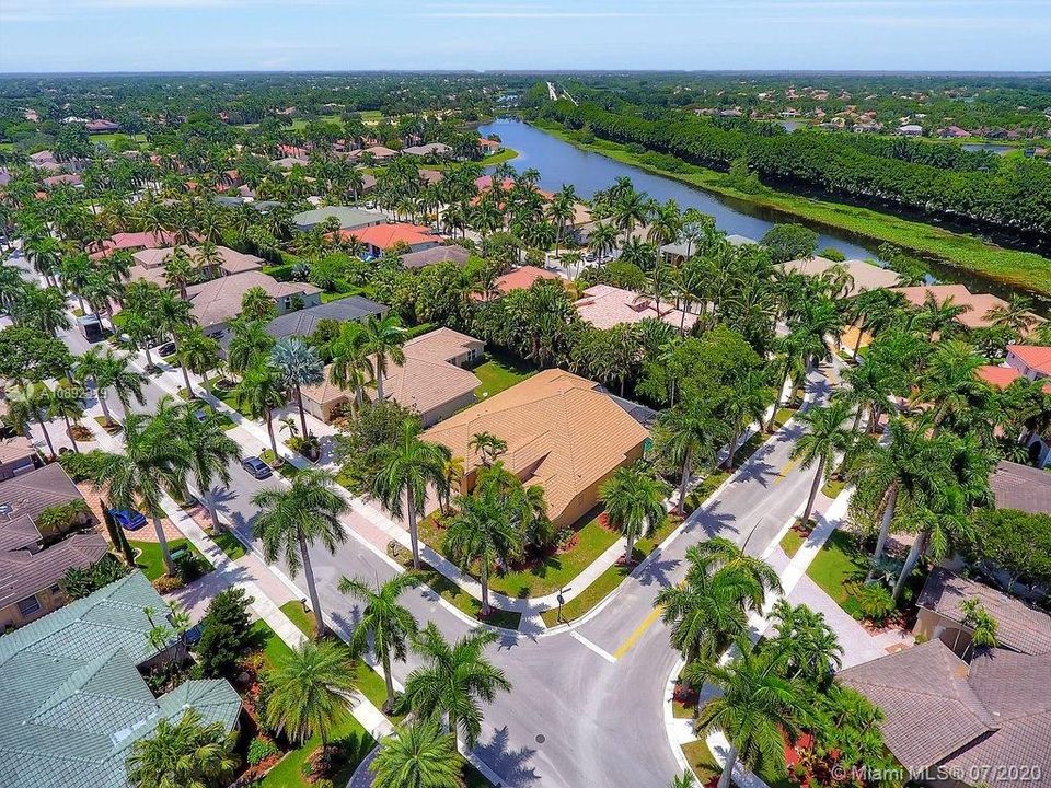 Recently Rented: $4,550 (5 beds, 4 baths, 3437 Square Feet)
