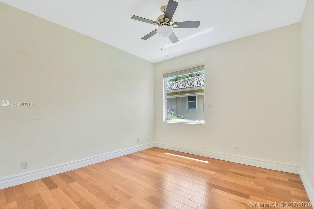 Recently Rented: $4,550 (5 beds, 4 baths, 3437 Square Feet)