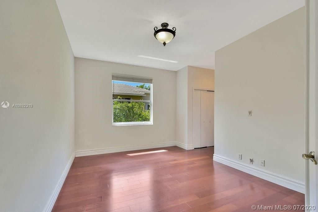 Recently Rented: $4,550 (5 beds, 4 baths, 3437 Square Feet)