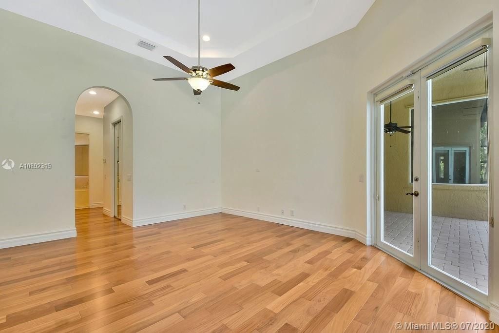 Recently Rented: $4,550 (5 beds, 4 baths, 3437 Square Feet)
