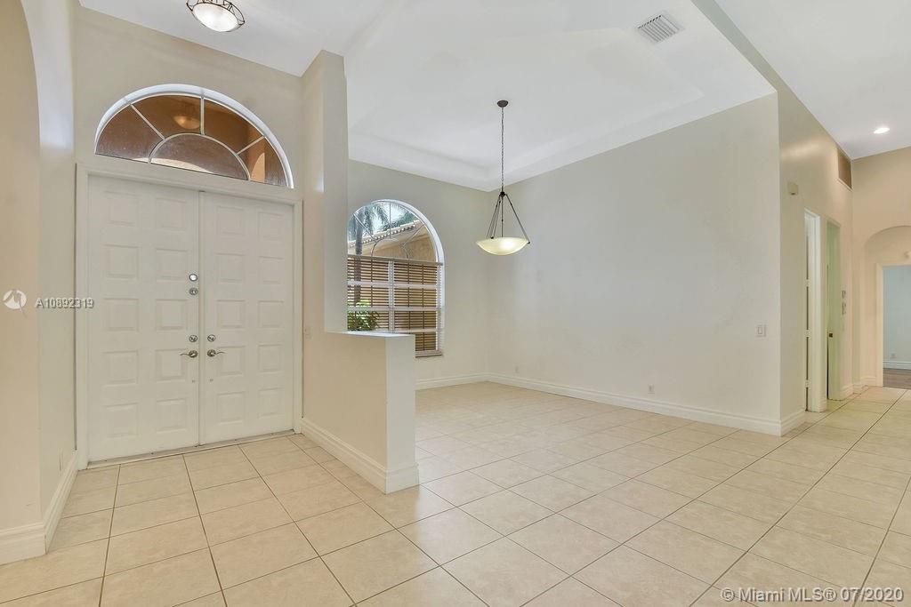 Recently Rented: $4,550 (5 beds, 4 baths, 3437 Square Feet)