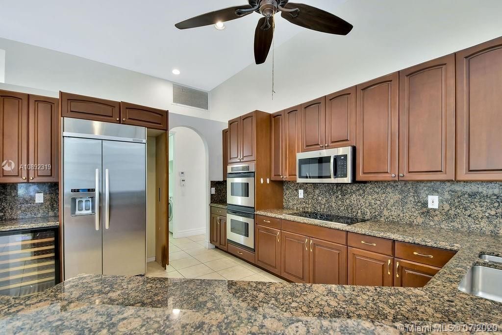 Recently Rented: $4,550 (5 beds, 4 baths, 3437 Square Feet)