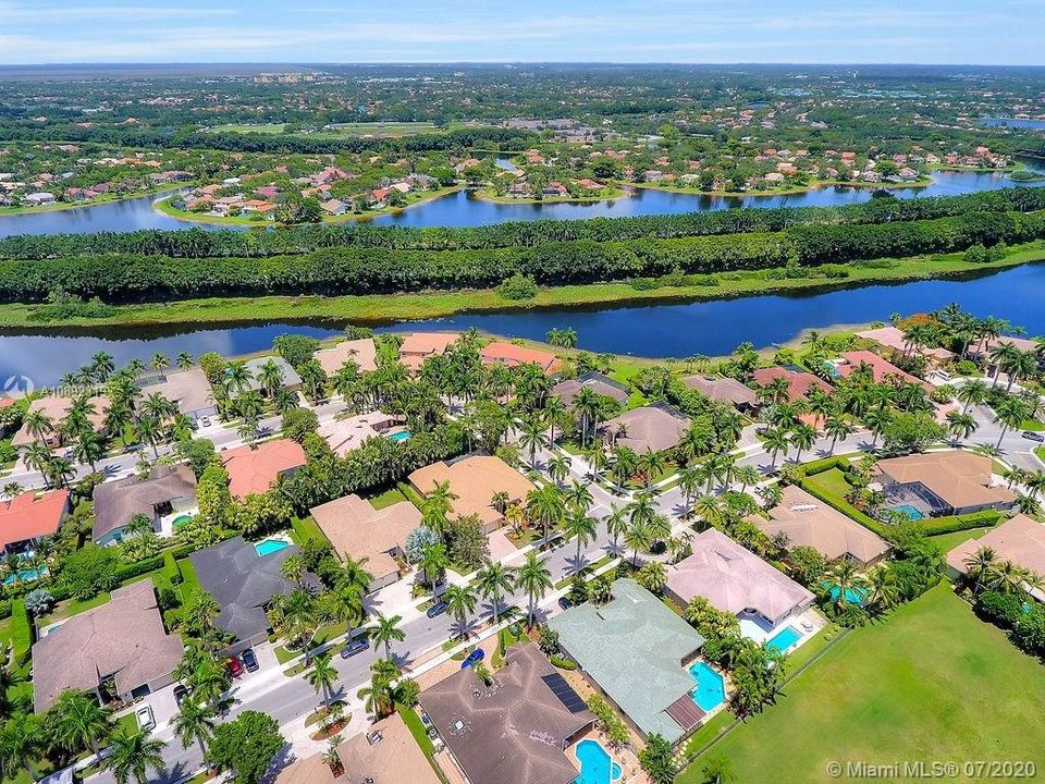Recently Rented: $4,550 (5 beds, 4 baths, 3437 Square Feet)