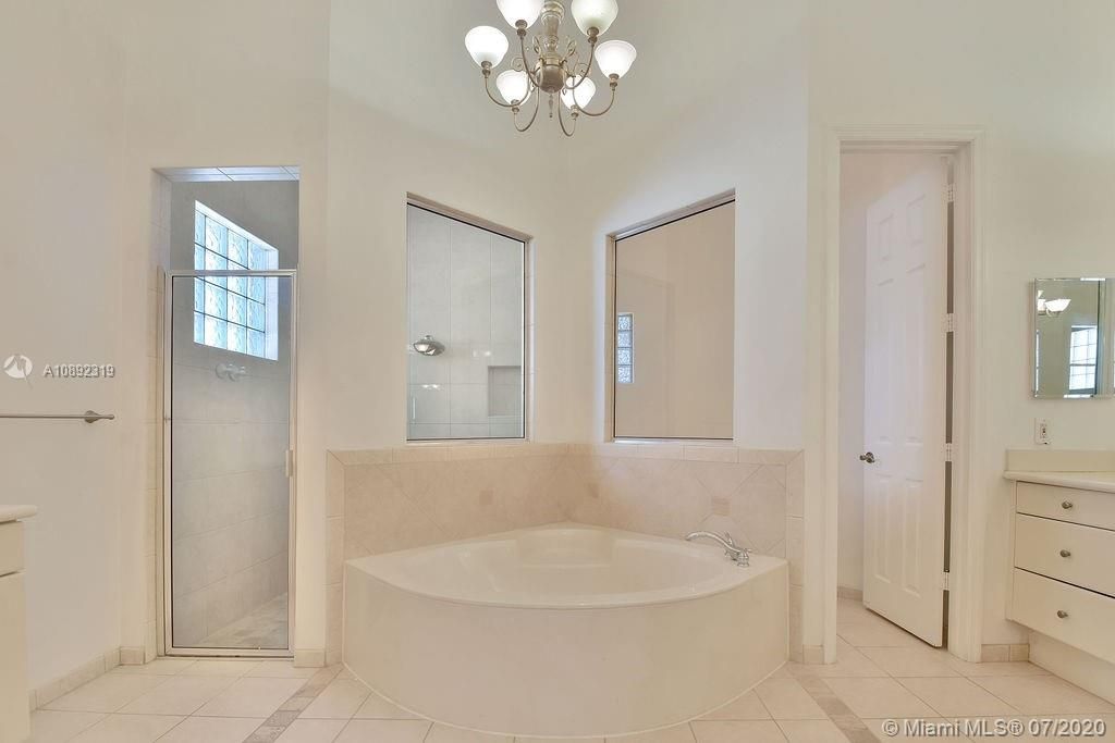 Recently Rented: $4,550 (5 beds, 4 baths, 3437 Square Feet)