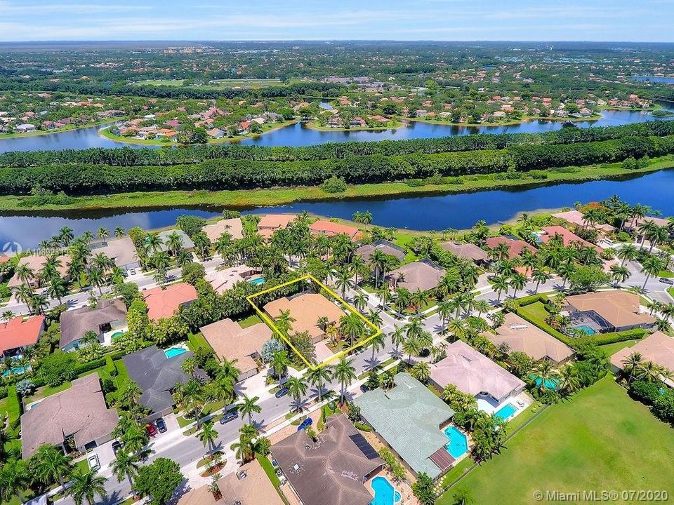 Recently Rented: $4,550 (5 beds, 4 baths, 3437 Square Feet)
