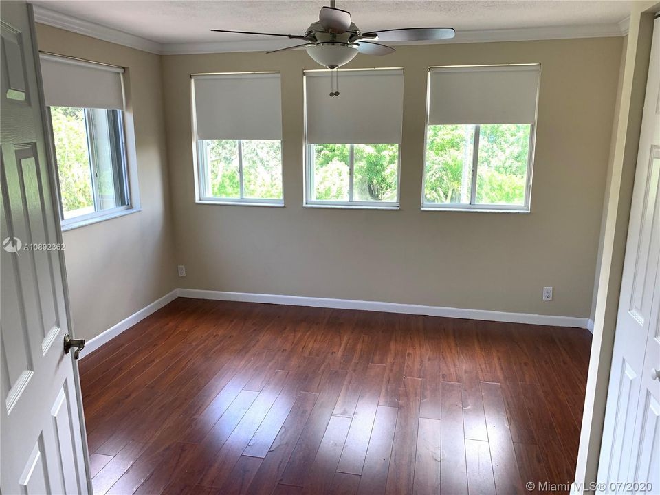 Recently Rented: $4,100 (5 beds, 3 baths, 2378 Square Feet)