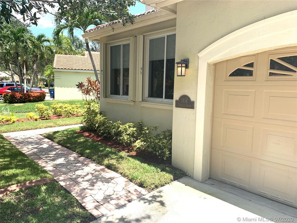 Recently Rented: $4,100 (5 beds, 3 baths, 2378 Square Feet)