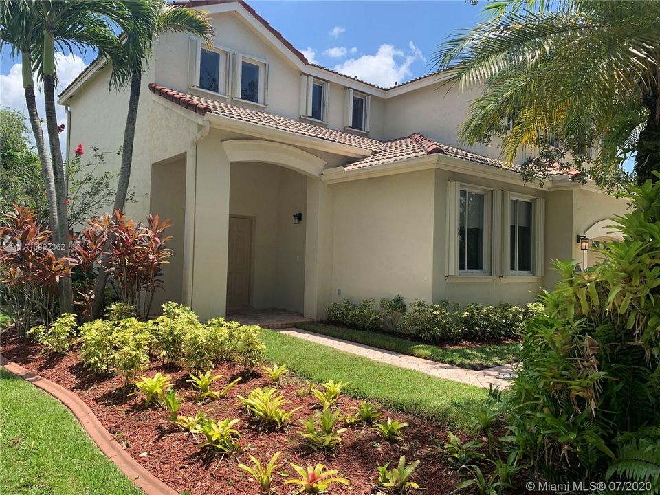 Recently Rented: $4,100 (5 beds, 3 baths, 2378 Square Feet)