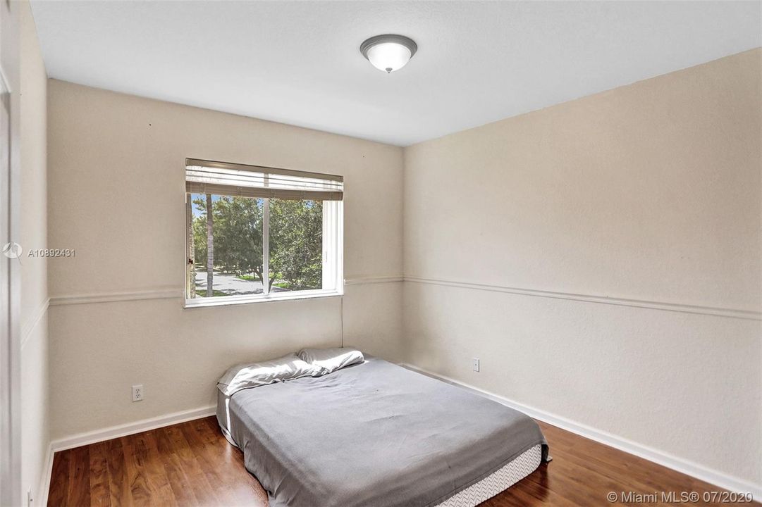 Second bedroom.