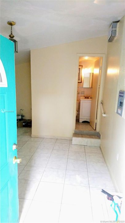 Recently Rented: $800 (0 beds, 1 baths, 250 Square Feet)