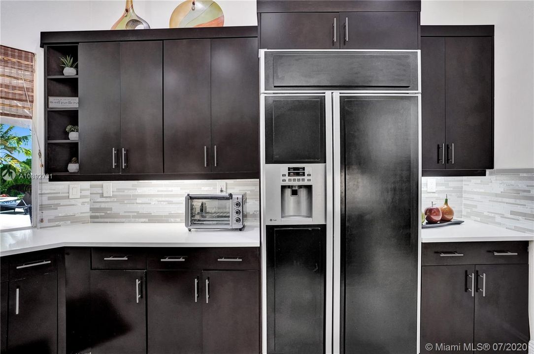 Vendido Recientemente: $959,000 (5 camas, 3 baños, 3810 Pies cuadrados)