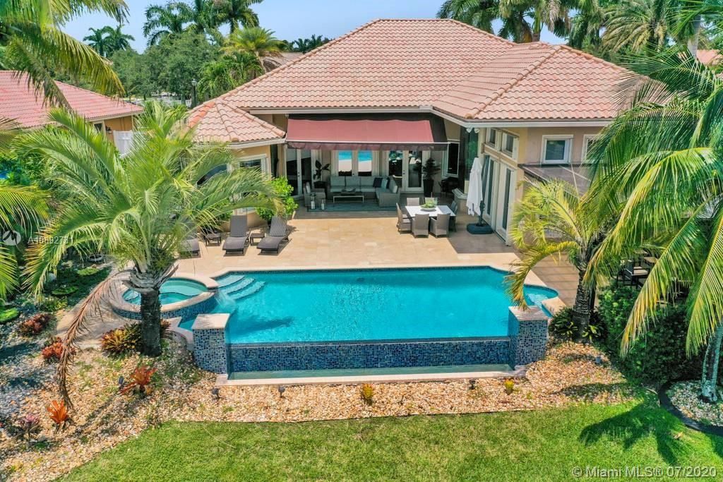 Vendido Recientemente: $959,000 (5 camas, 3 baños, 3810 Pies cuadrados)