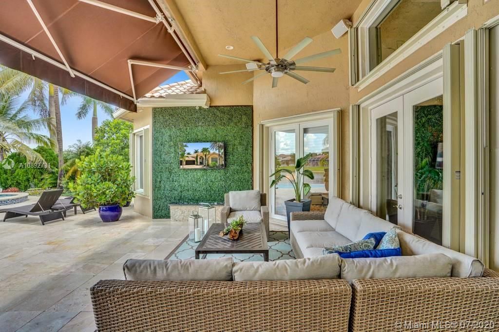Vendido Recientemente: $959,000 (5 camas, 3 baños, 3810 Pies cuadrados)