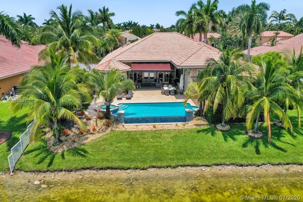 Vendido Recientemente: $959,000 (5 camas, 3 baños, 3810 Pies cuadrados)