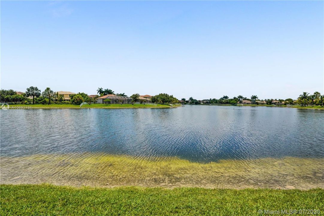 Vendido Recientemente: $959,000 (5 camas, 3 baños, 3810 Pies cuadrados)