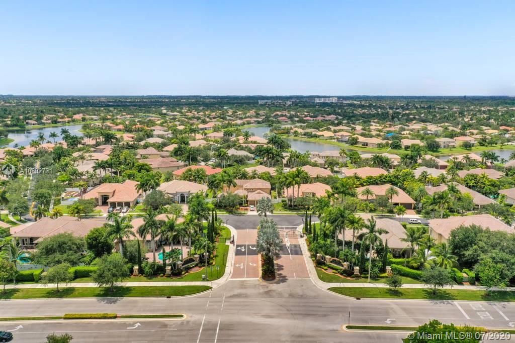 Vendido Recientemente: $959,000 (5 camas, 3 baños, 3810 Pies cuadrados)