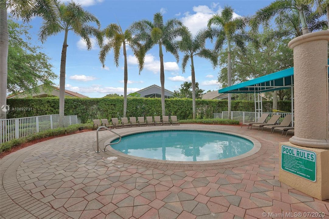 Vendido Recientemente: $959,000 (5 camas, 3 baños, 3810 Pies cuadrados)