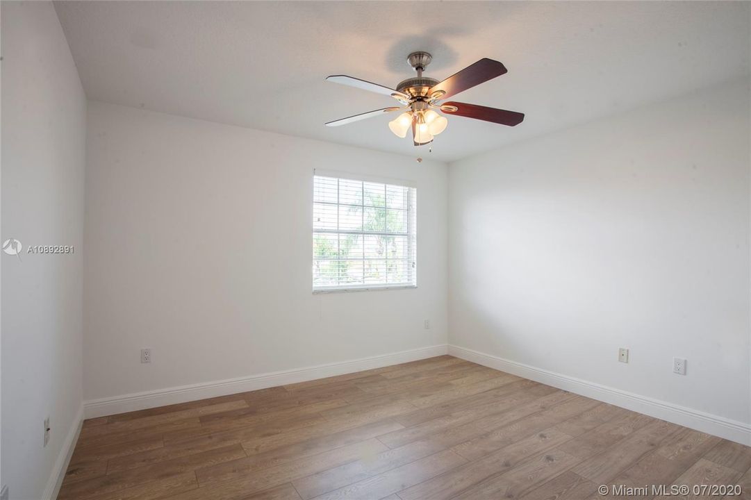 Recently Rented: $4,500 (4 beds, 2 baths, 2885 Square Feet)