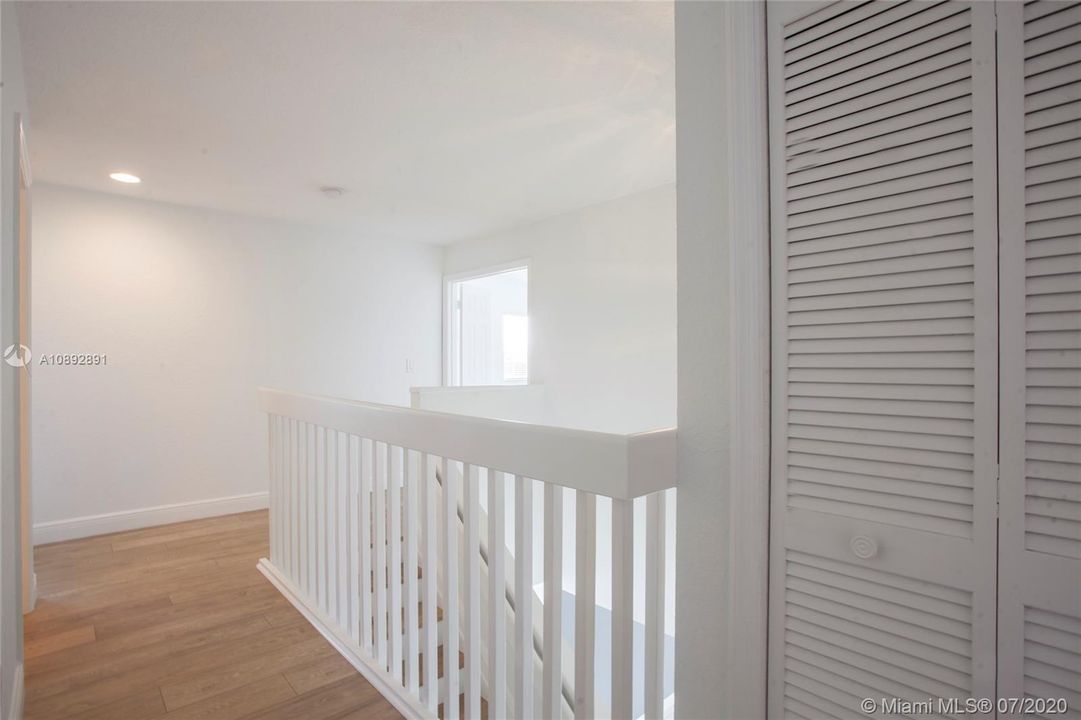 Recently Rented: $4,500 (4 beds, 2 baths, 2885 Square Feet)