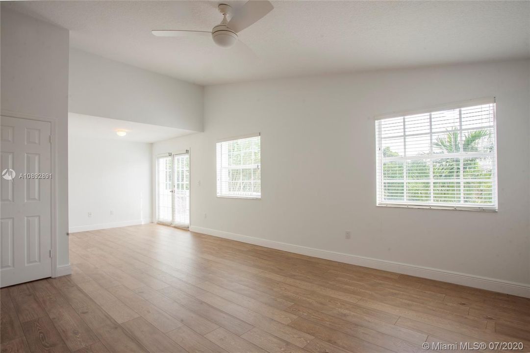 Recently Rented: $4,500 (4 beds, 2 baths, 2885 Square Feet)