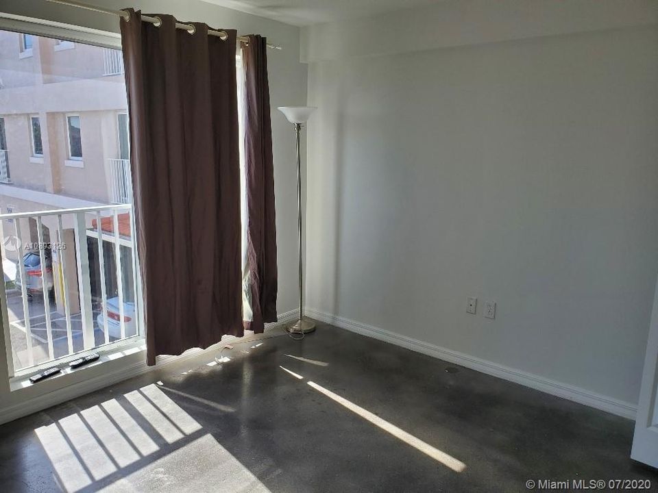 Recently Rented: $1,150 (1 beds, 1 baths, 44245 Square Feet)