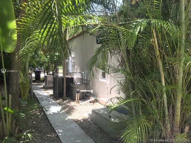 Recently Sold: $1,535,000 (5 beds, 4 baths, 2745 Square Feet)