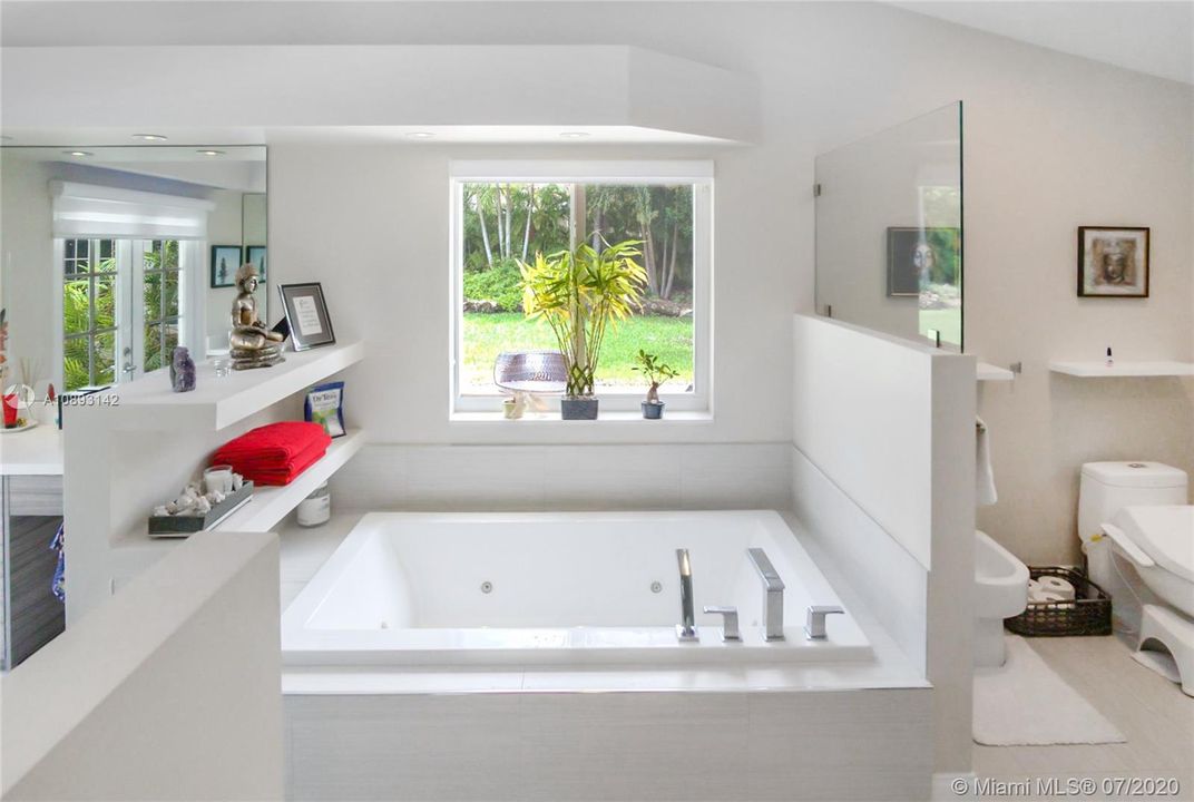 Vendido Recientemente: $1,000,000 (4 camas, 2 baños, 3041 Pies cuadrados)