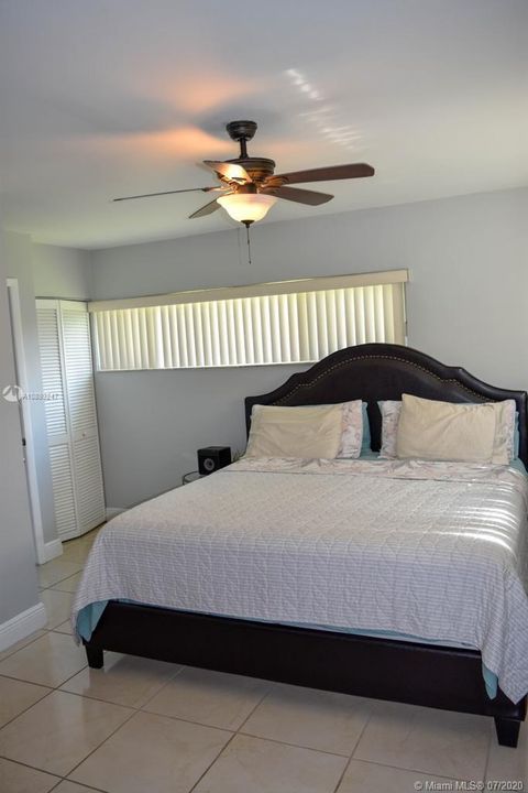 MASTER BEDROOM LARGE ENOUGH FOR A KING SIZE BED AND MORE!