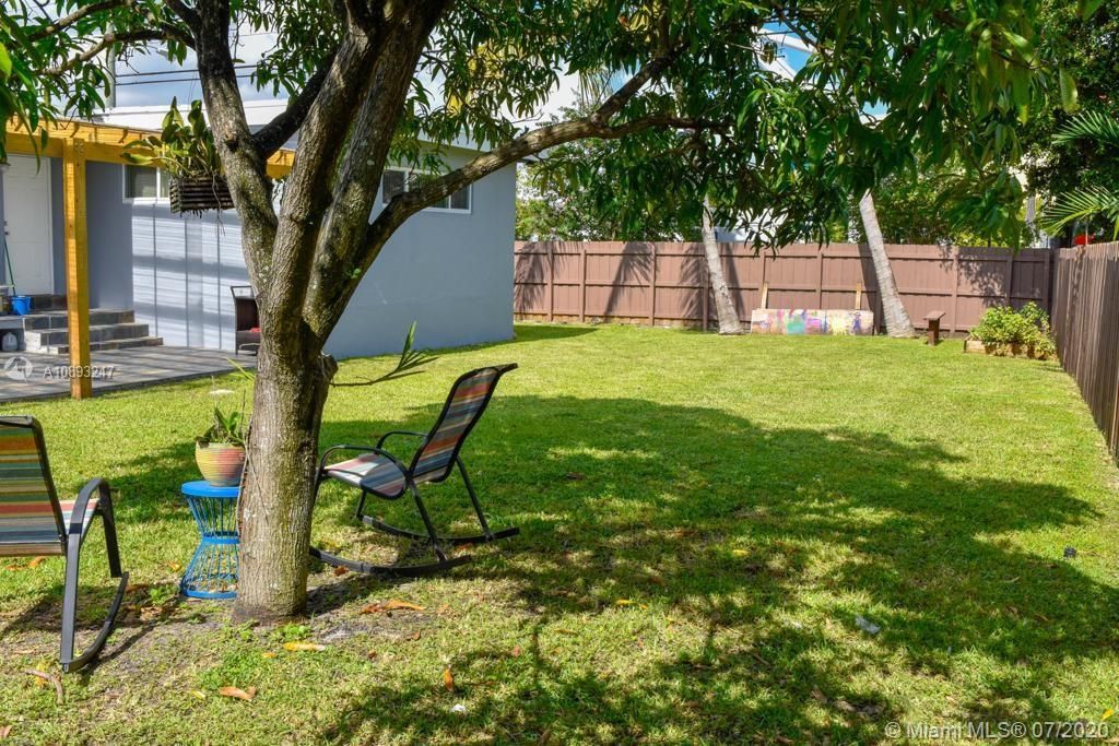 SIT UNDER THE SHADED TREE FOR AN AFTERNOON GET TOGETHER!
