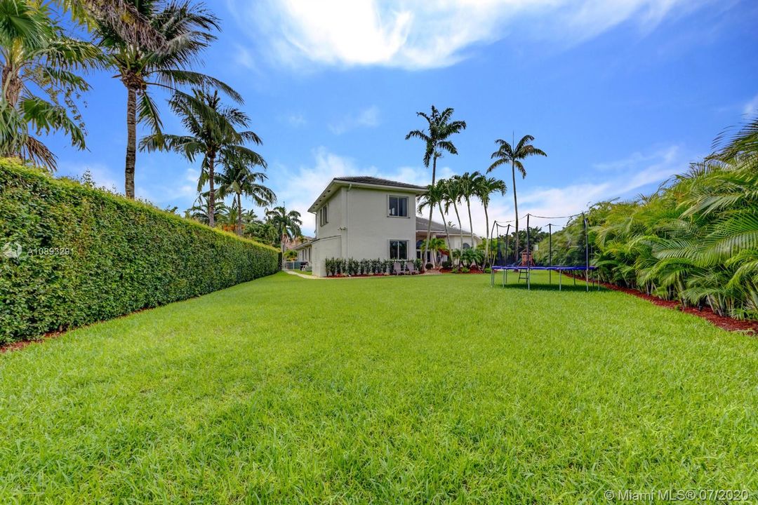 Recently Rented: $18,000 (6 beds, 4 baths, 4648 Square Feet)