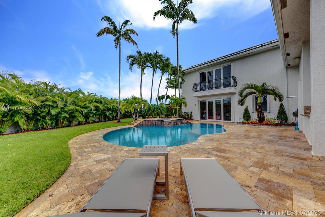 Recently Rented: $18,000 (6 beds, 4 baths, 4648 Square Feet)