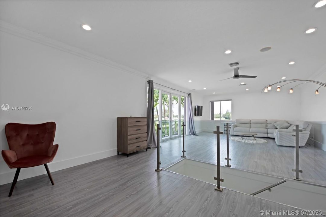 Recently Rented: $18,000 (6 beds, 4 baths, 4648 Square Feet)