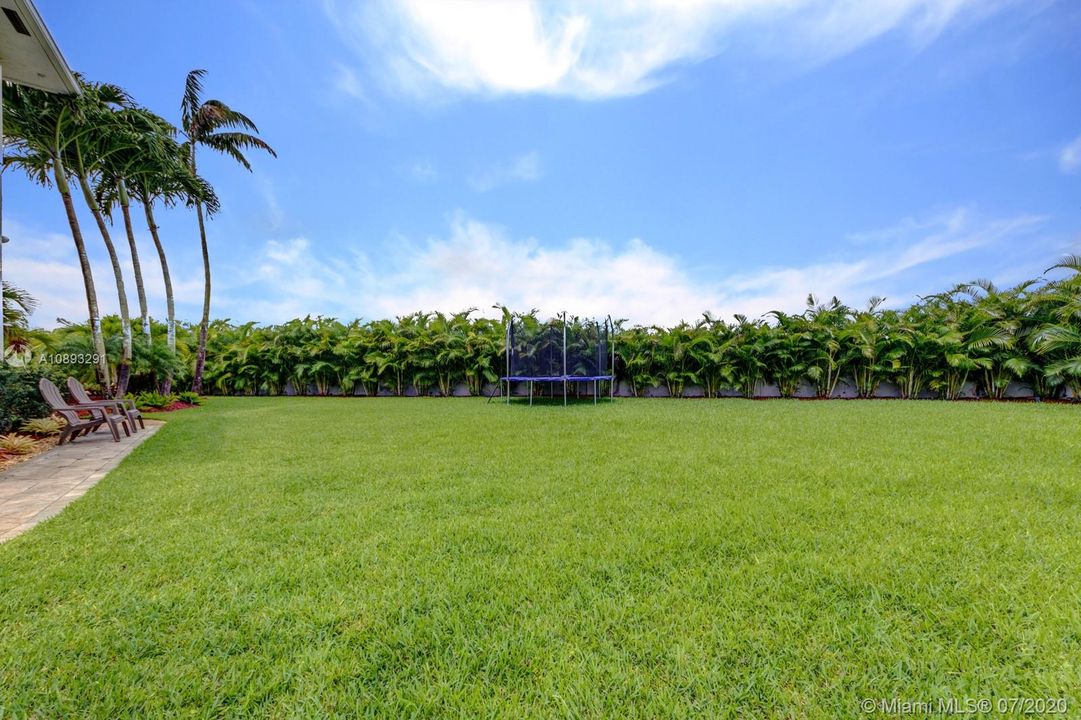 Recently Rented: $18,000 (6 beds, 4 baths, 4648 Square Feet)