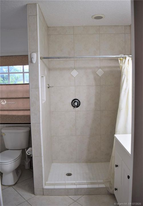 Недавно продано: $245,000 (2 спален, 2 ванн, 1313 Квадратных фут)