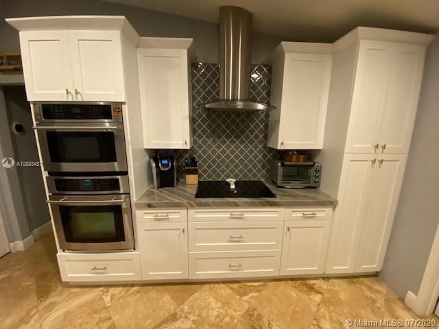 Недавно продано: $560,000 (4 спален, 4 ванн, 2342 Квадратных фут)