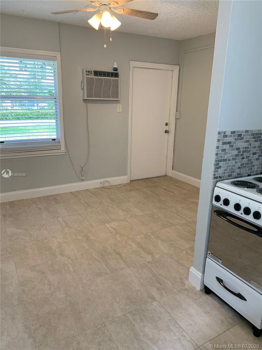 2805 NE 6 Lane Wilton Manors - Walking distance from Drive