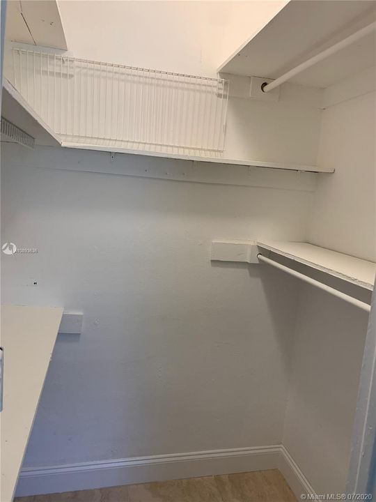 Walk in closet  -2805 NE 6 Lane Wilton Manors - Walking distance from Drive