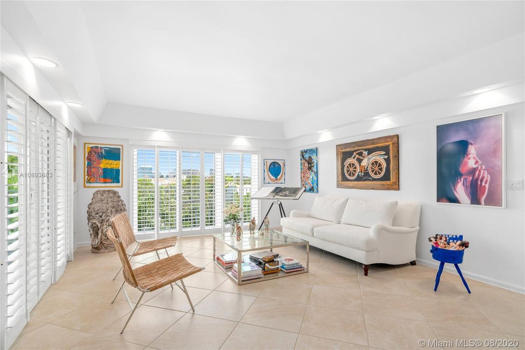 Recently Sold: $1,349,999 (2 beds, 2 baths, 1234 Square Feet)