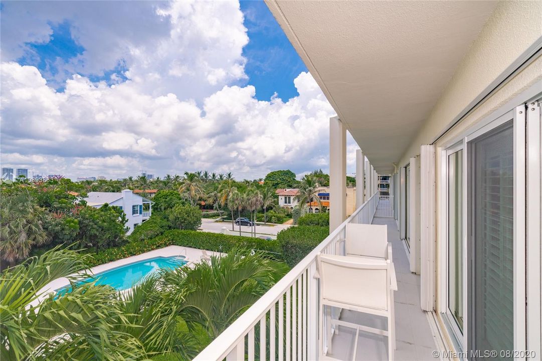 Recently Sold: $1,349,999 (2 beds, 2 baths, 1234 Square Feet)