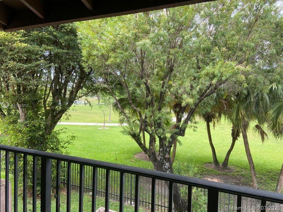 Recently Sold: $174,000 (2 beds, 1 baths, 891 Square Feet)