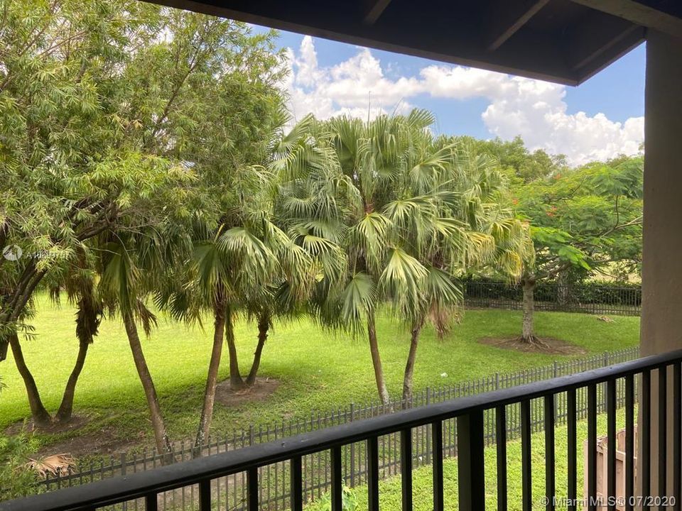 Recently Sold: $174,000 (2 beds, 1 baths, 891 Square Feet)