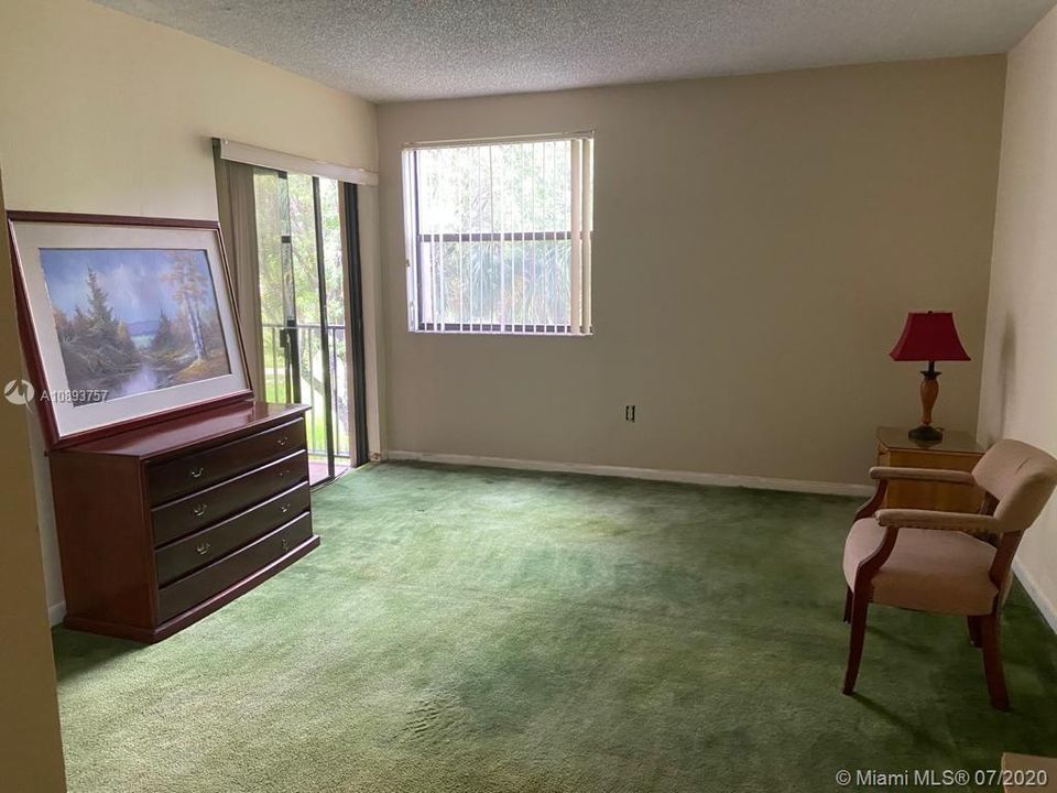 Recently Sold: $174,000 (2 beds, 1 baths, 891 Square Feet)