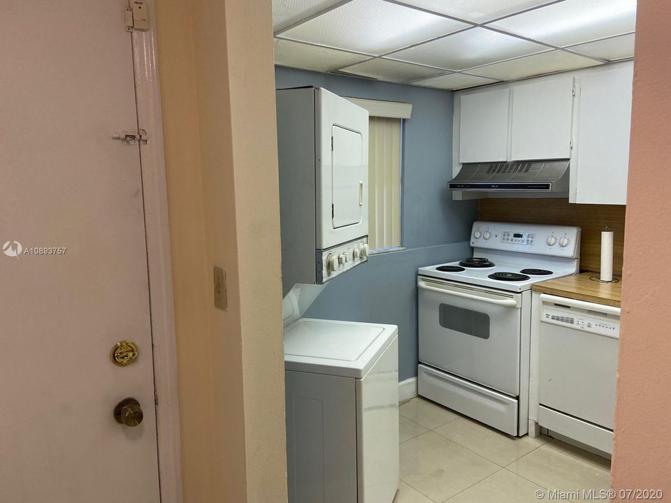 Recently Sold: $174,000 (2 beds, 1 baths, 891 Square Feet)