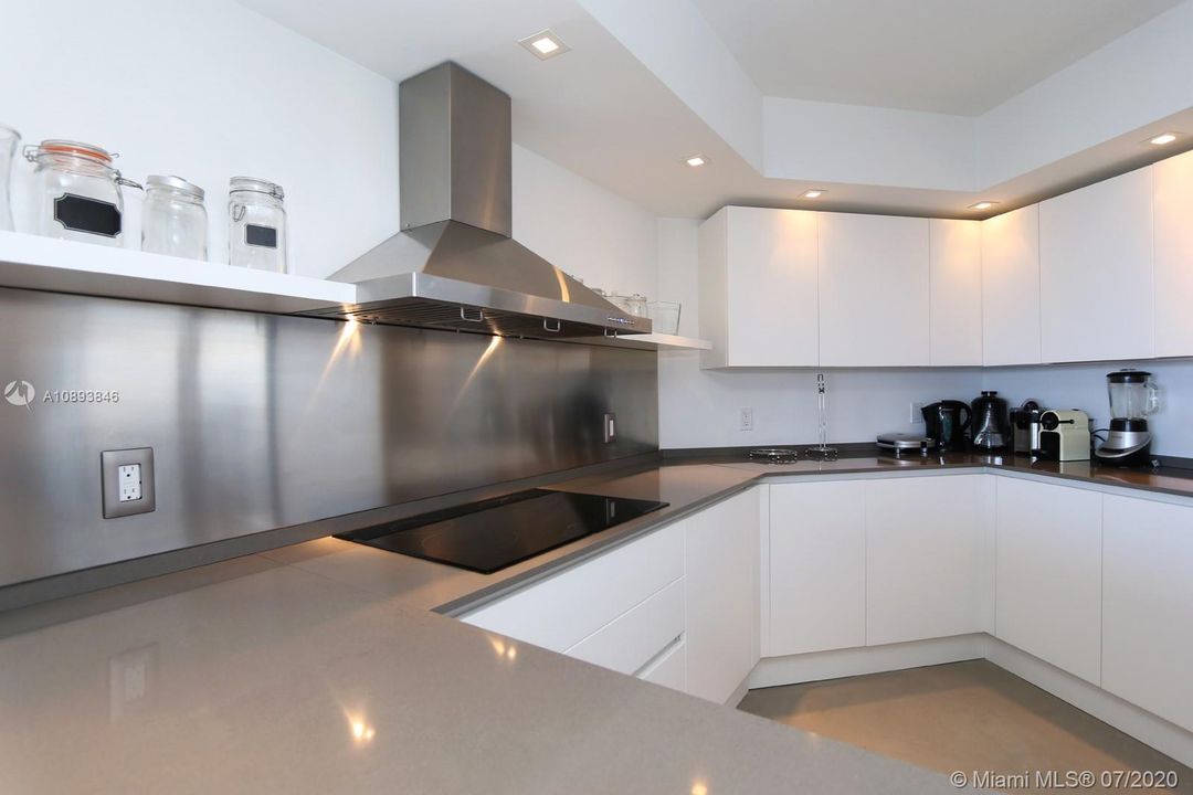 Recientemente alquilado: $3,450 (1 camas, 2 baños, 1270 Pies cuadrados)